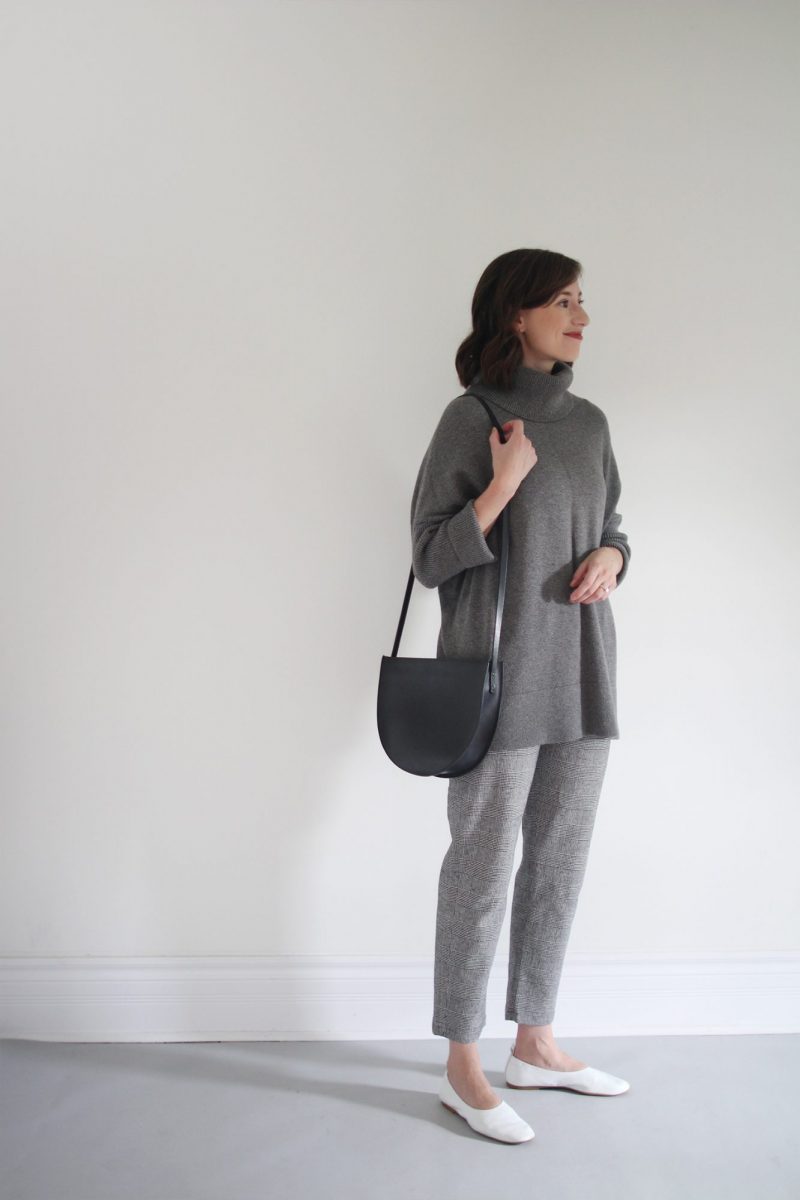 Style Bee - Revisiting the Oversize Grey Sweater