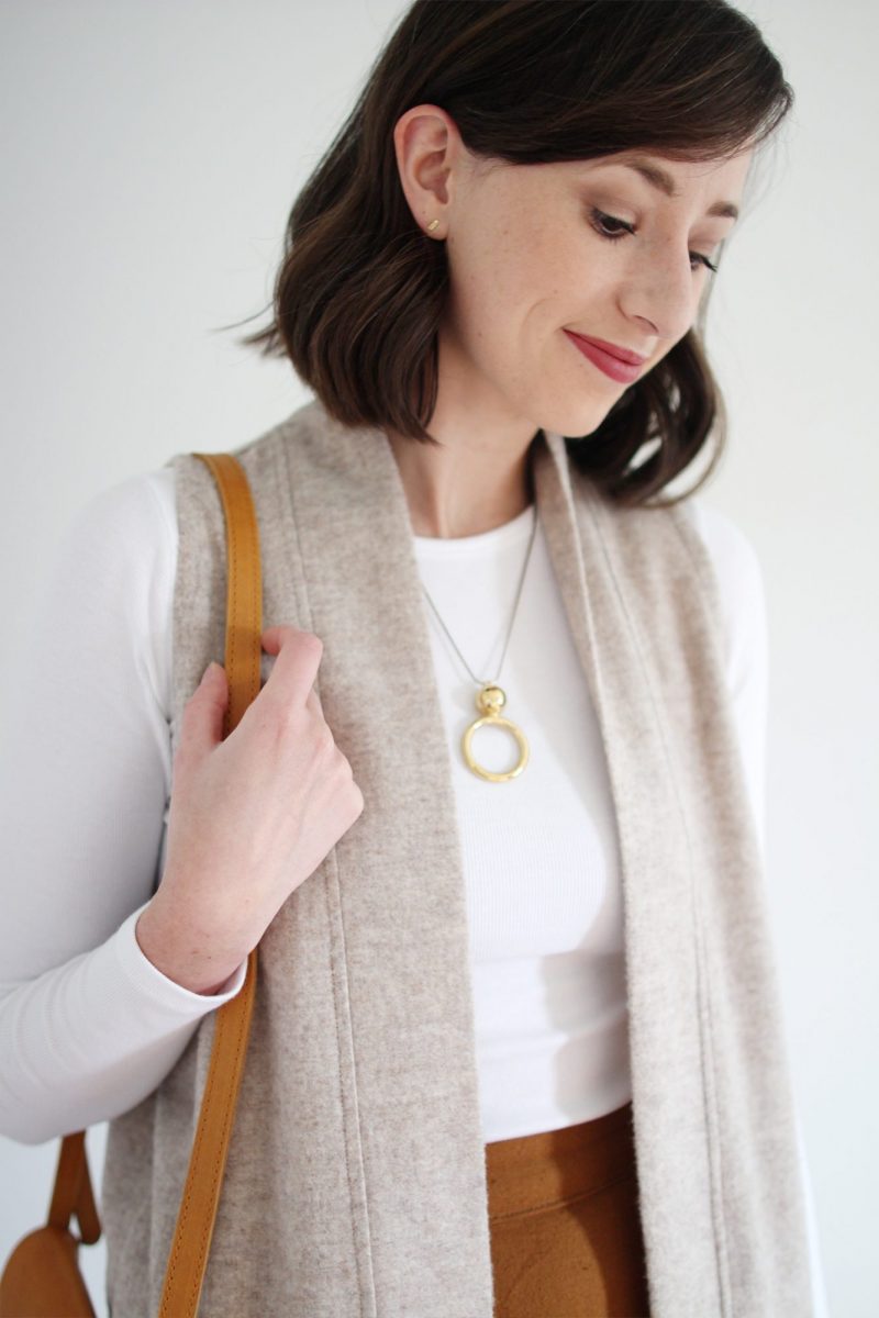 Style Bee - Extending the Capsule Concept with Jewels & Aces