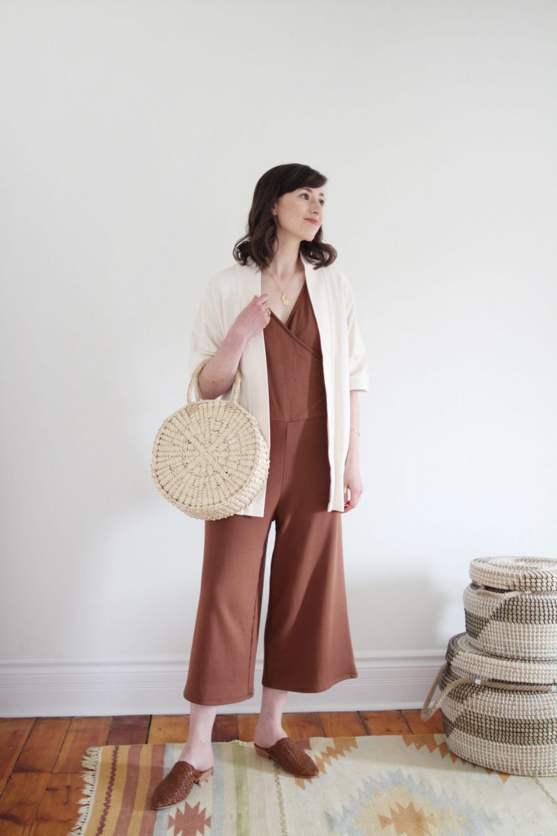 STYLE BEE - GETTING COMFY WITH CORINNE